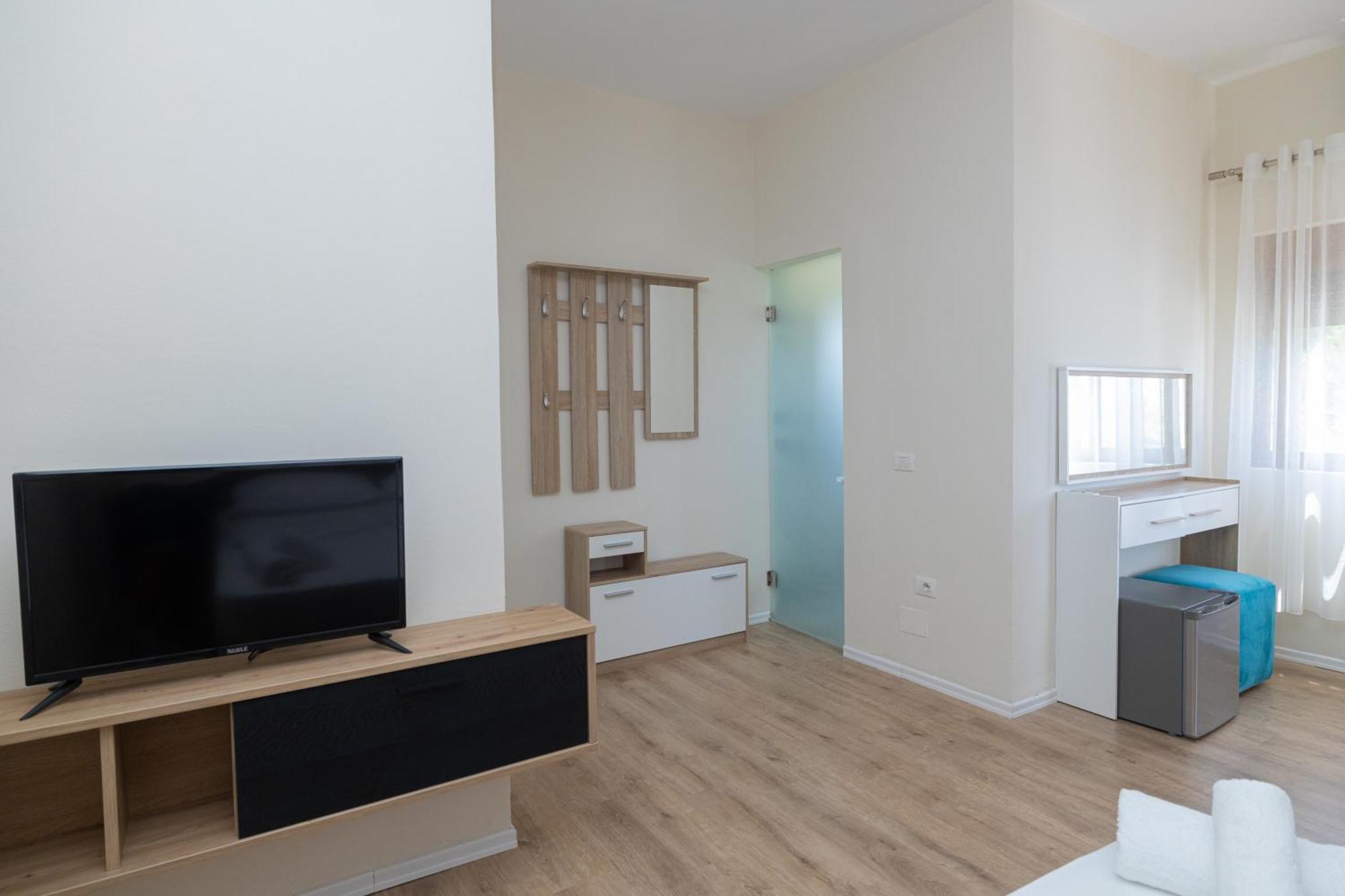 Hotel Klevi Vlorë Exterior foto