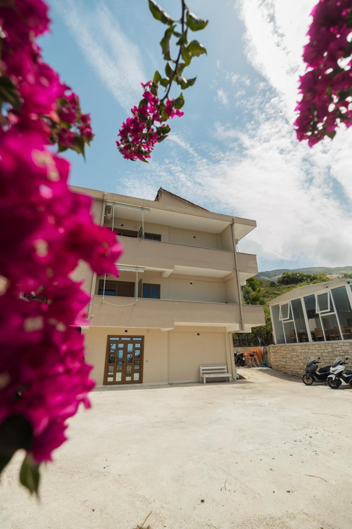Hotel Klevi Vlorë Exterior foto