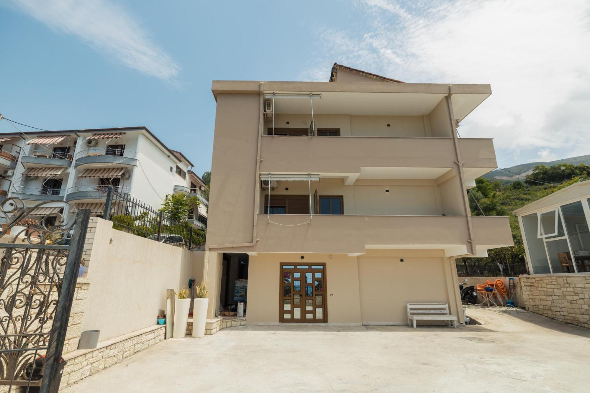 Hotel Klevi Vlorë Exterior foto